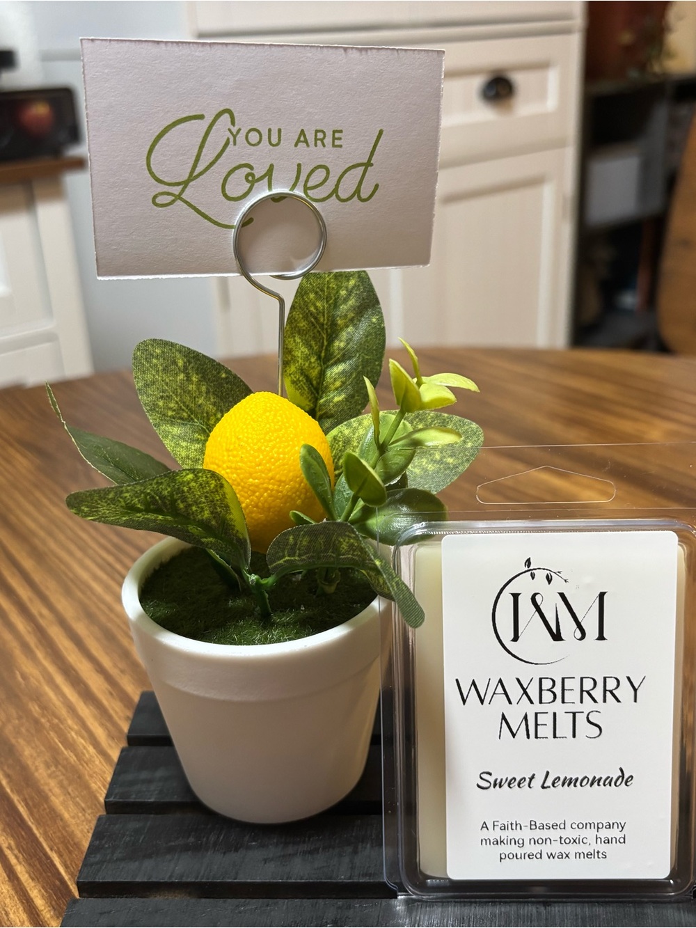 Sweet Lemonade Scented Wax Melts & Lemon Picture Holder Gift Set